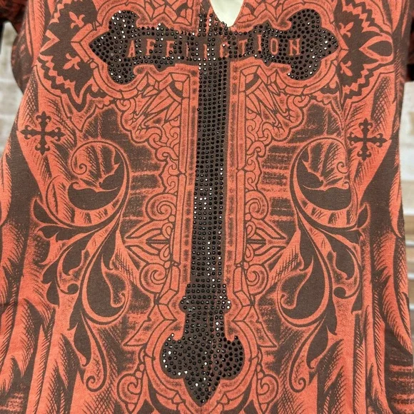 Affliction Women’s Graphic Short Sleeve Criss Cross V-Neck T-Shirt-Size: L -NWT - Picture 4 of 10